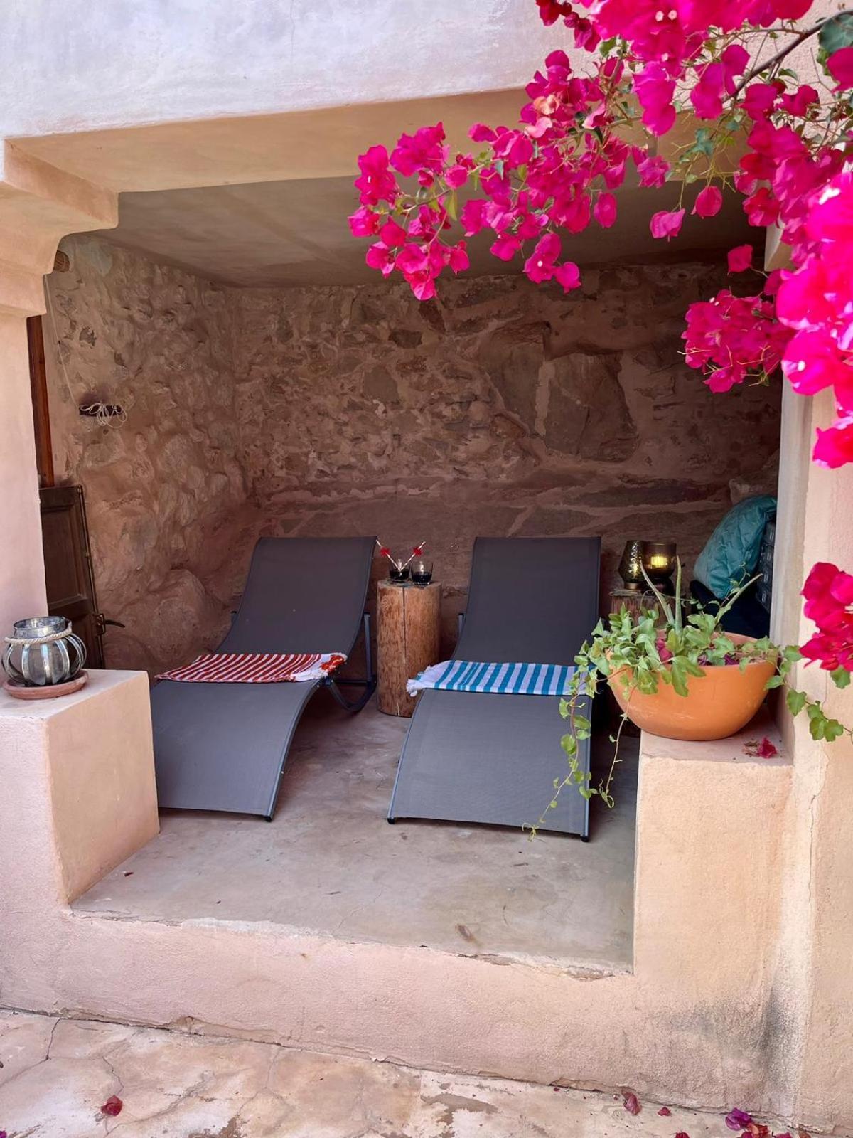 Casa Con Vistas Al Mar Y Patio De Buganvillas Aigues Kültér fotó