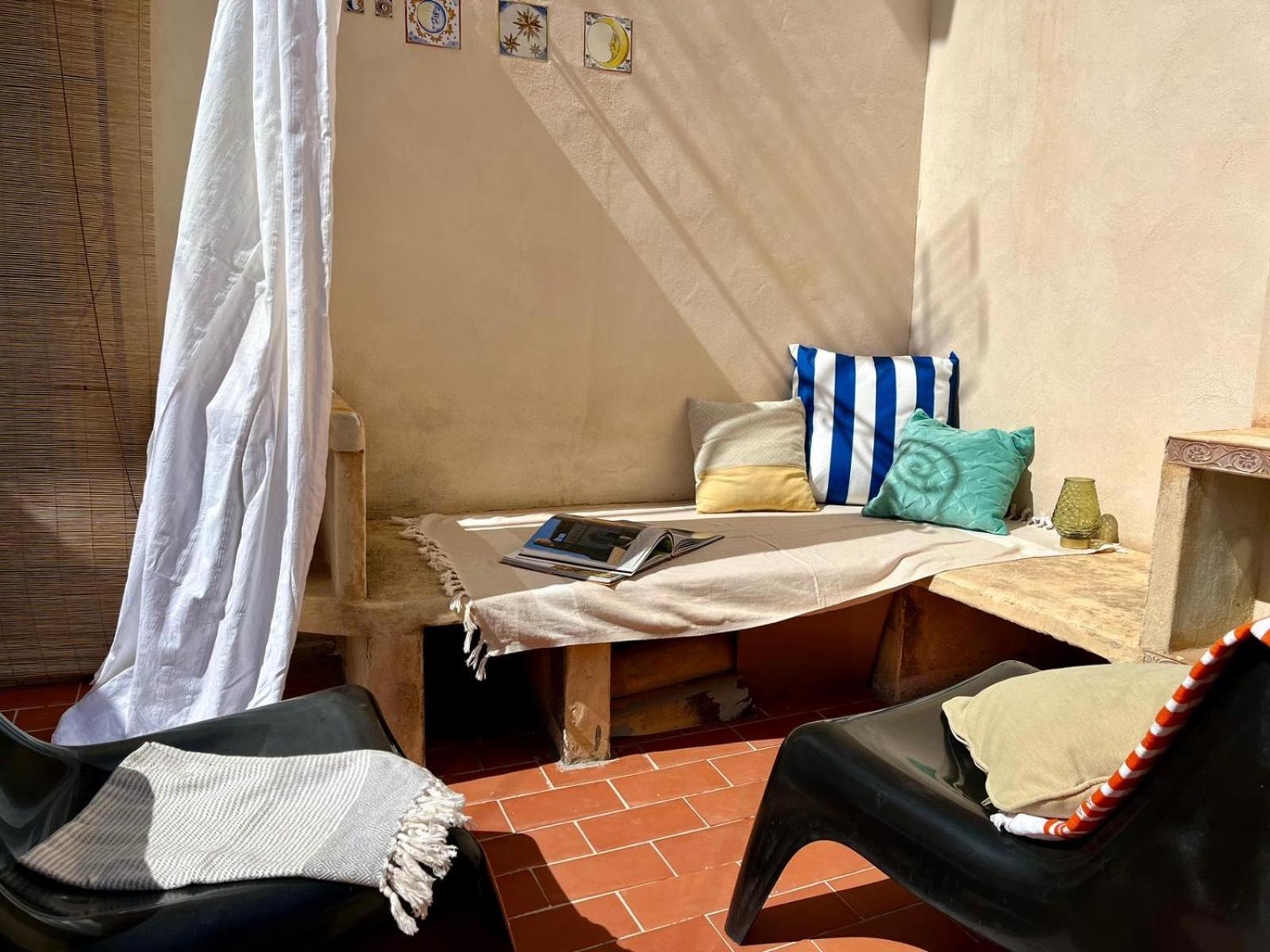 Casa Con Vistas Al Mar Y Patio De Buganvillas Aigues Kültér fotó